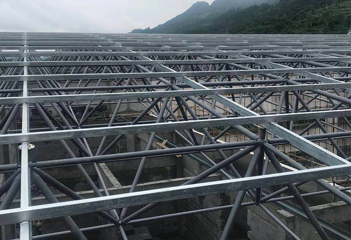 东兴仁怀冠英学校艺体楼网架