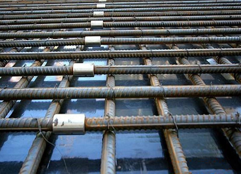 东兴为什么建楼房时，要在钢筋上加一排小圆环？原来作用这么大